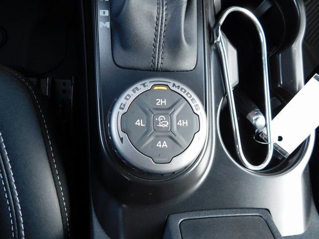 Used 2025 Ford Bronco Badlands image 30