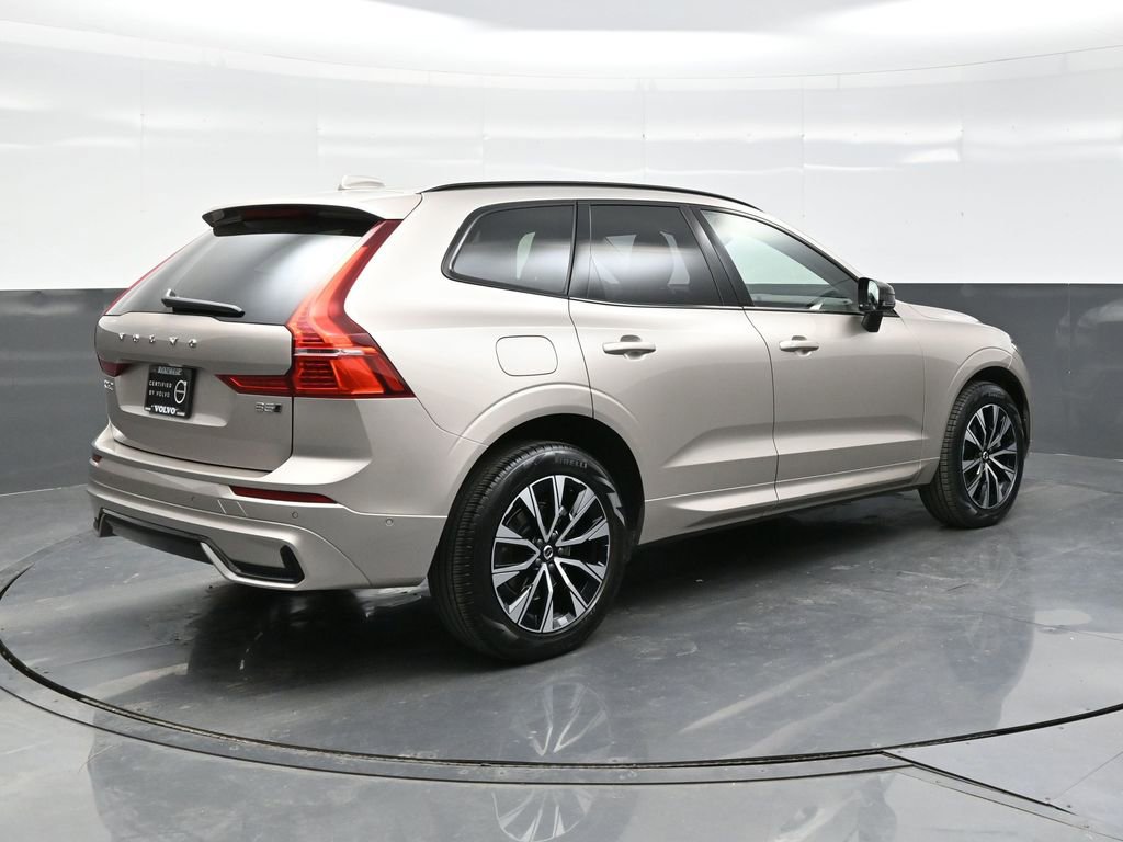 Used 2025 Volvo XC60 B5 Plus image 7