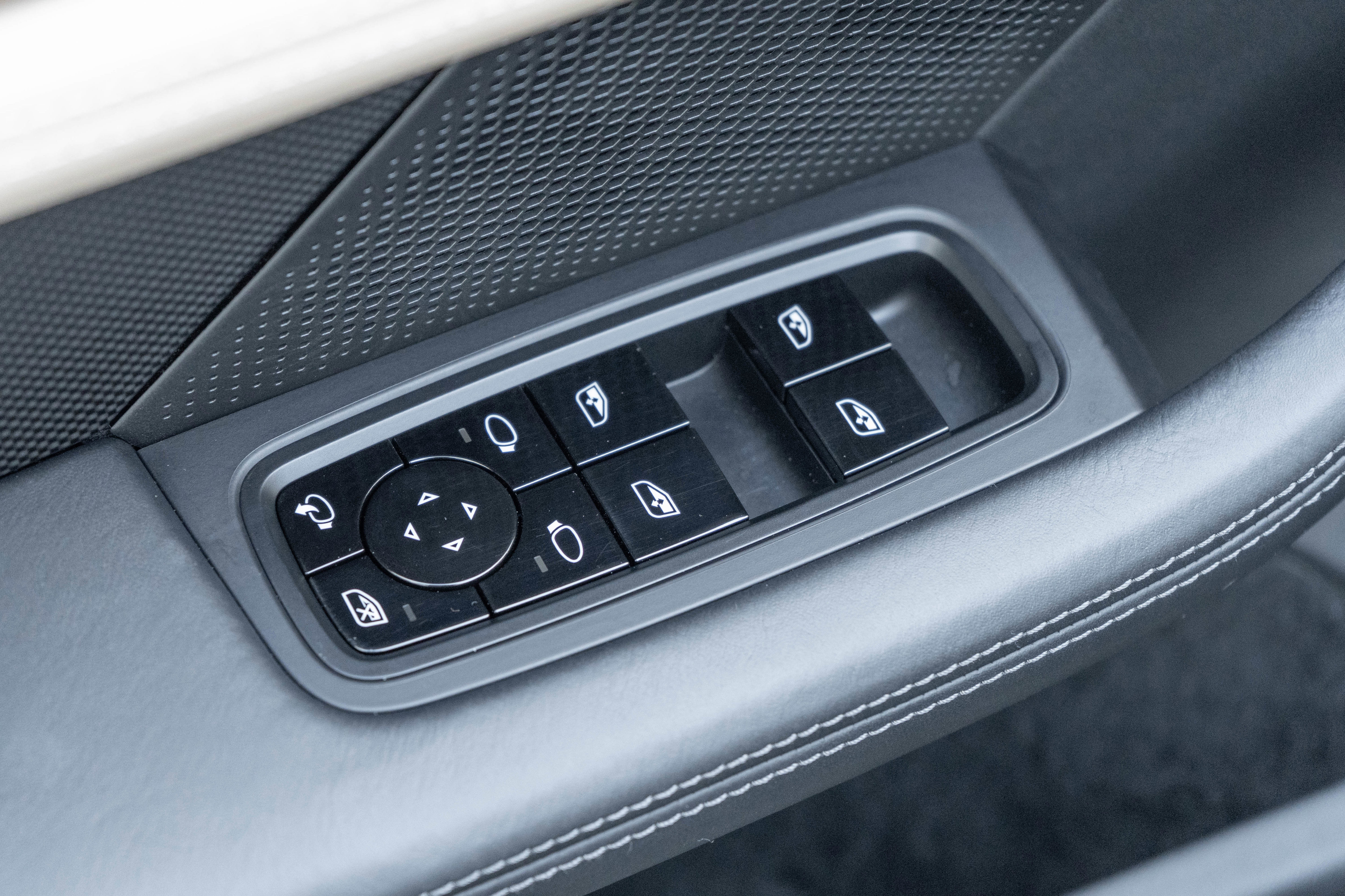 Used 2020 Porsche Taycan Turbo S image 12