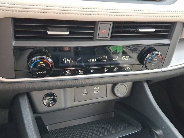 Used 2024 Nissan Rogue SV FWD image 19