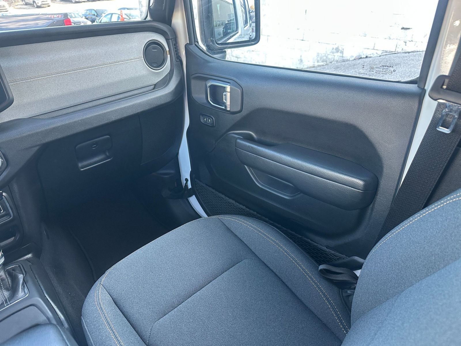 Used 2025 Jeep Wrangler Sport S image 34