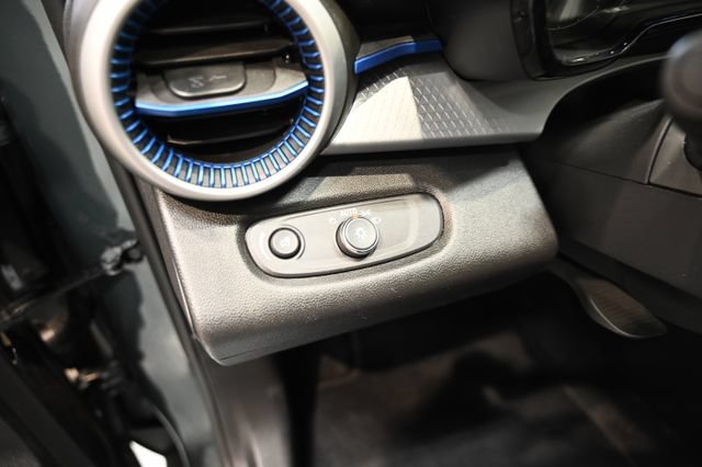 Used 2025 Chevrolet Trax LS w/ LS Convenience Package FWD image 23