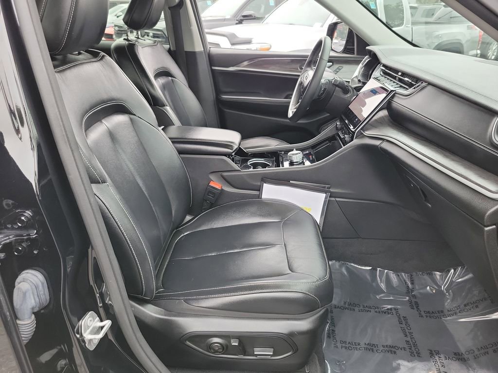 Certified 2023 Jeep Grand Cherokee Limited image 15