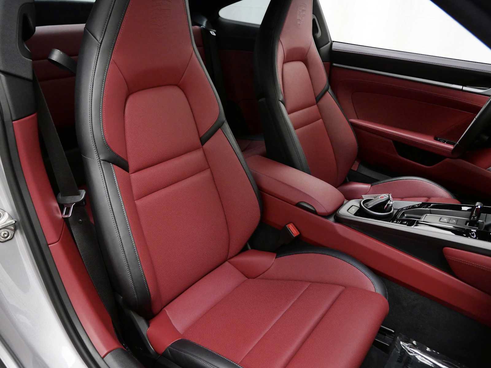Used 2025 Porsche 911 Carrera RWD image 14