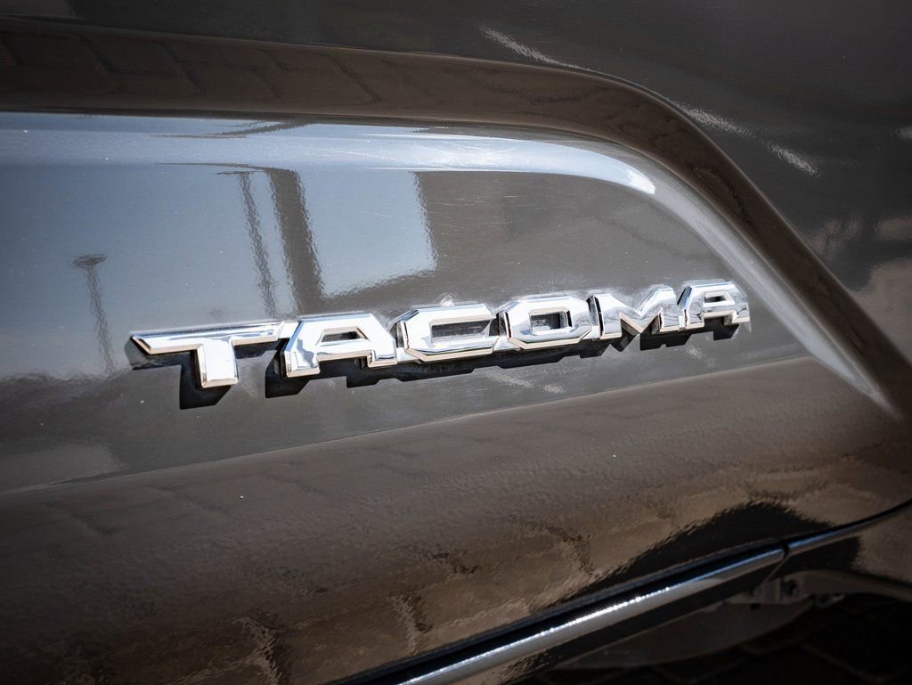 Used 2025 Toyota Tacoma SR5 image 9