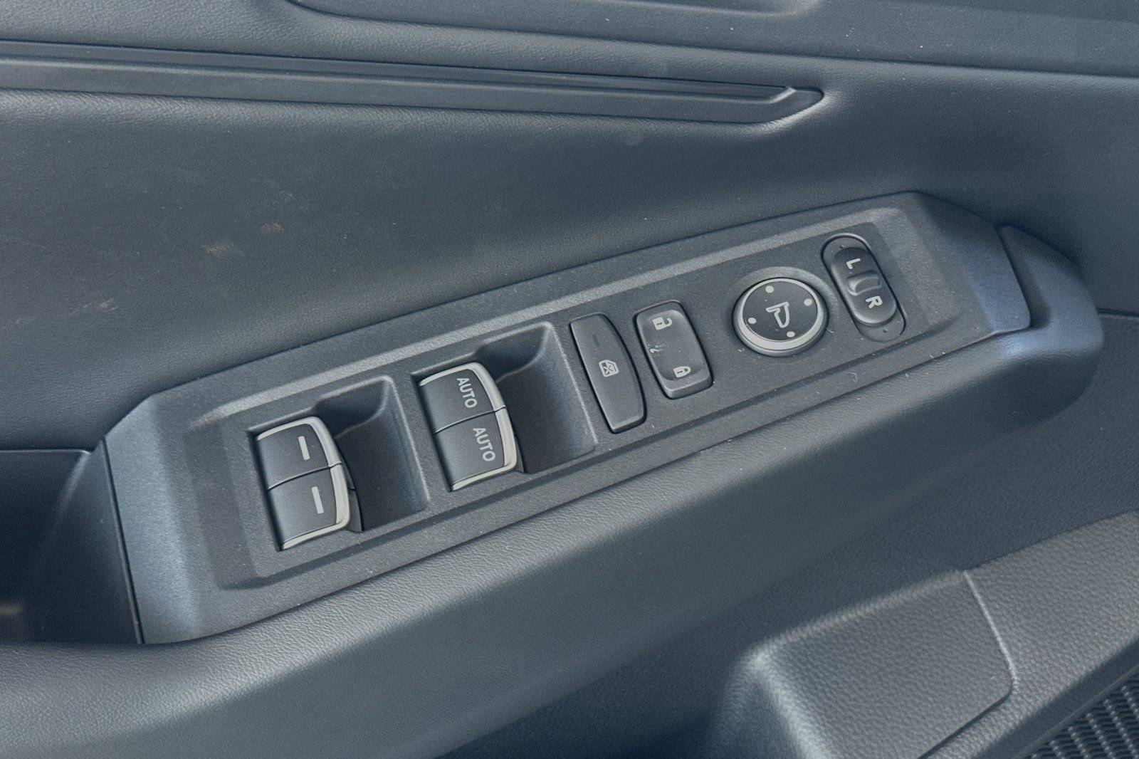 Used 2025 Honda Accord SE image 12