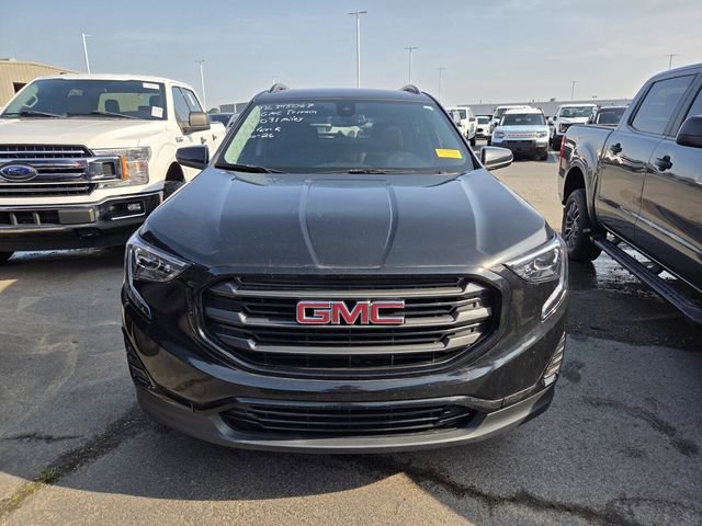Used 2021 GMC Terrain SLE w/ Driver Convenience Package FWD image 2
