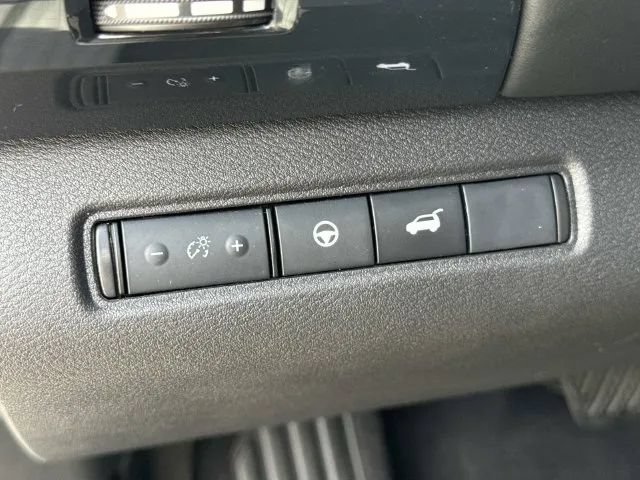 Certified 2025 Nissan Pathfinder SV AWD/4WD image 35