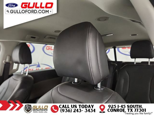 Used 2025 Kia Carnival image 17