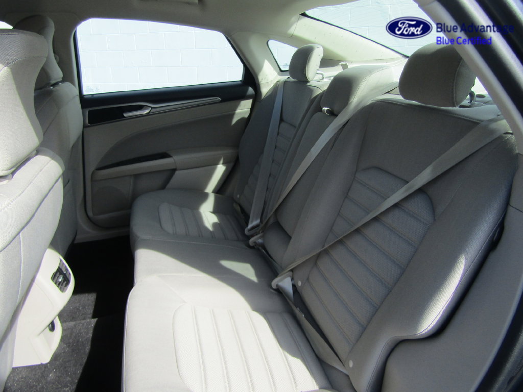 Used 2019 Ford Fusion SE FWD image 10
