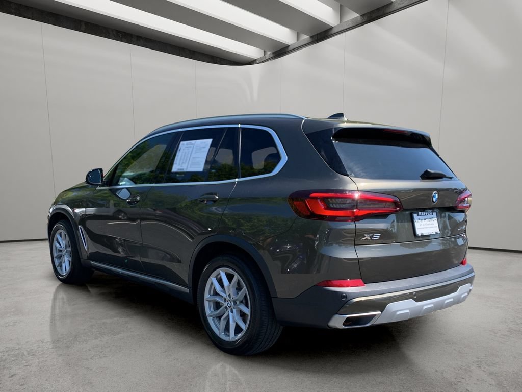 Used 2022 BMW X5 xDrive40i w/ Premium Package AWD/4WD image 3