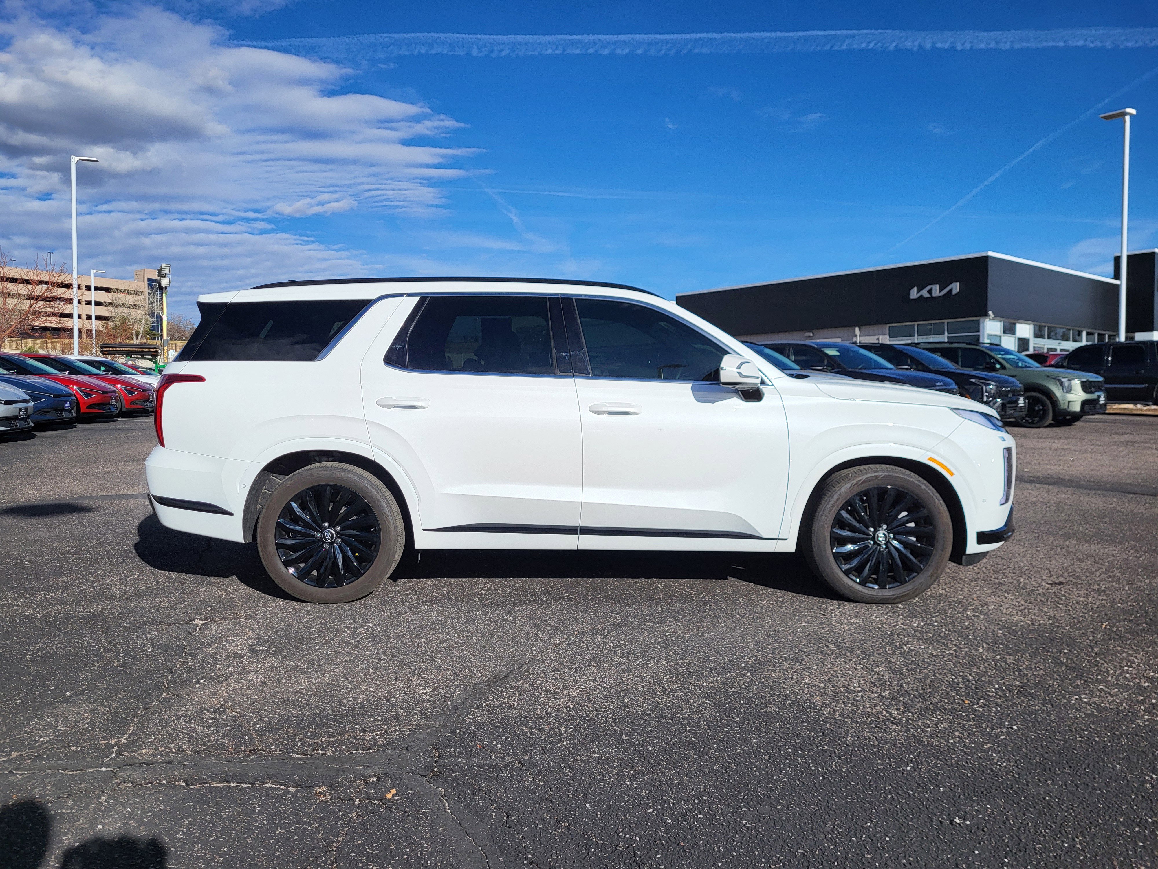 Used 2025 Hyundai Palisade Calligraphy image 3