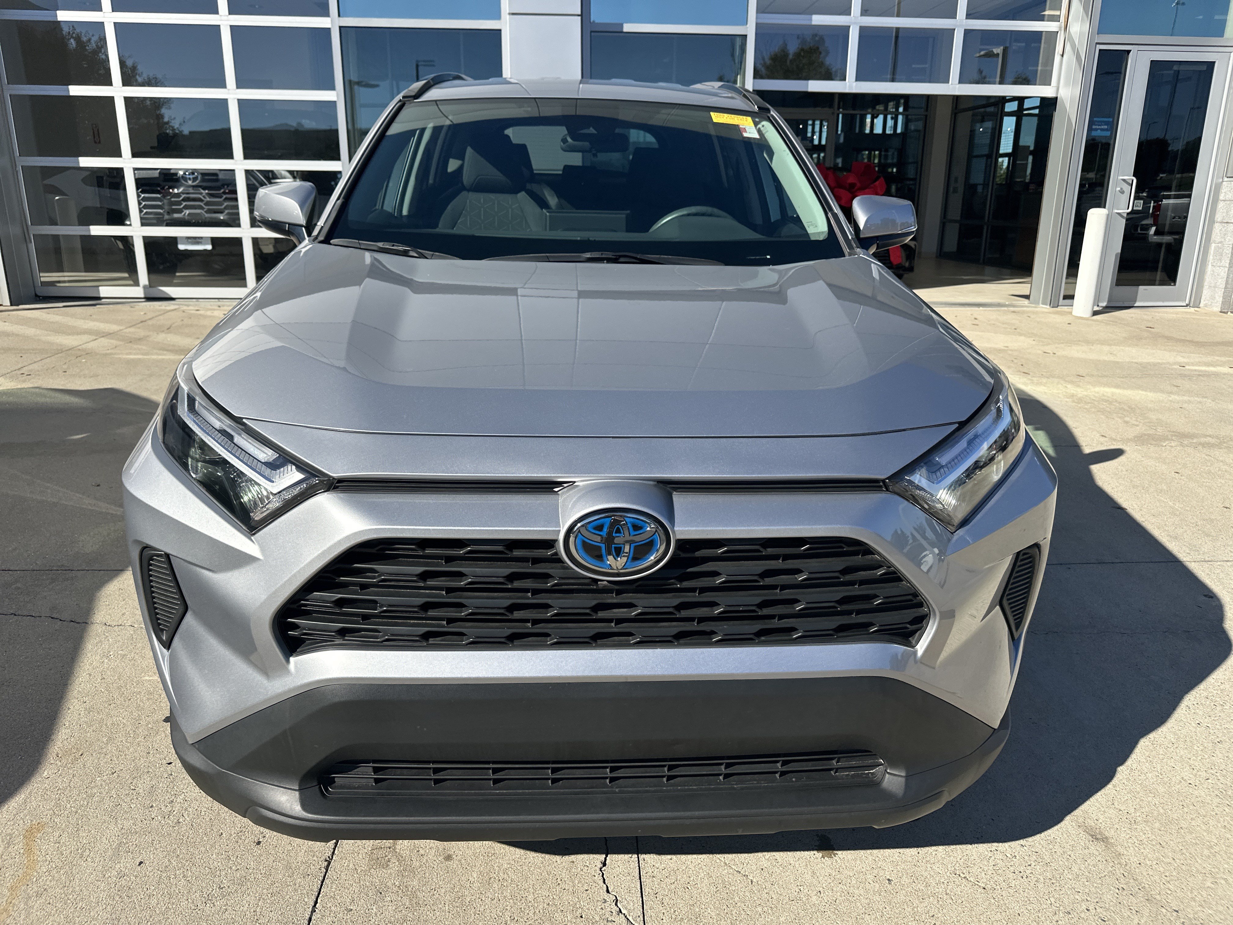 Used 2024 Toyota RAV4 XLE AWD/4WD image 8