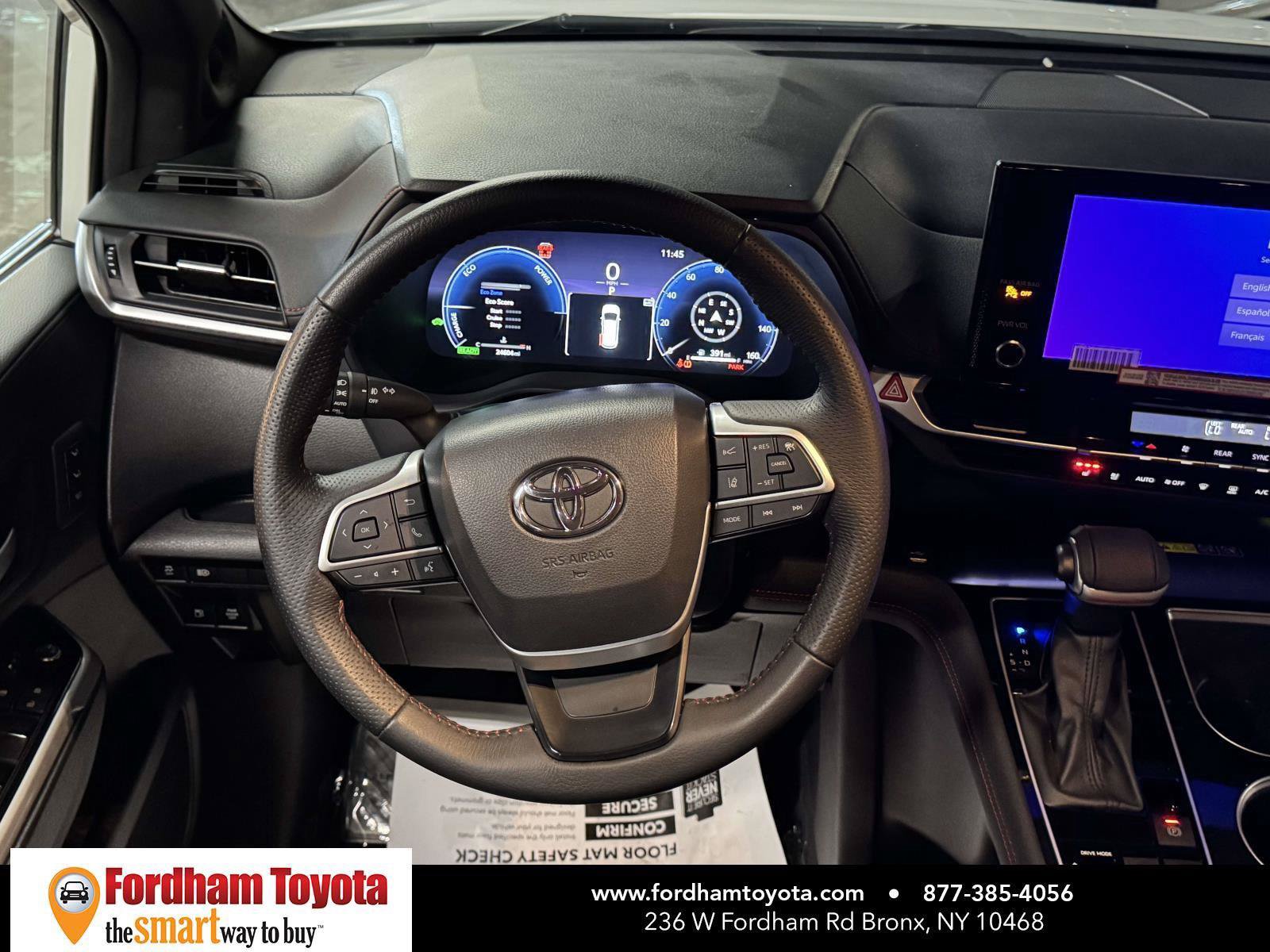 Used 2025 Toyota Sienna XSE w/ XSE Premium Package AWD/4WD image 14