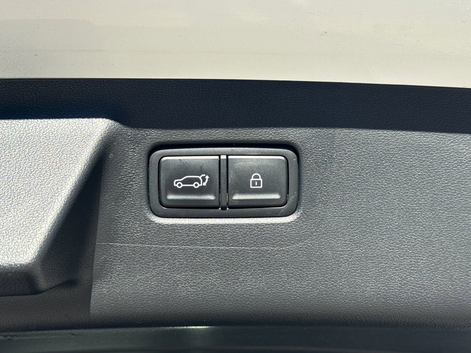 Used 2024 Hyundai Santa Fe Limited image 19