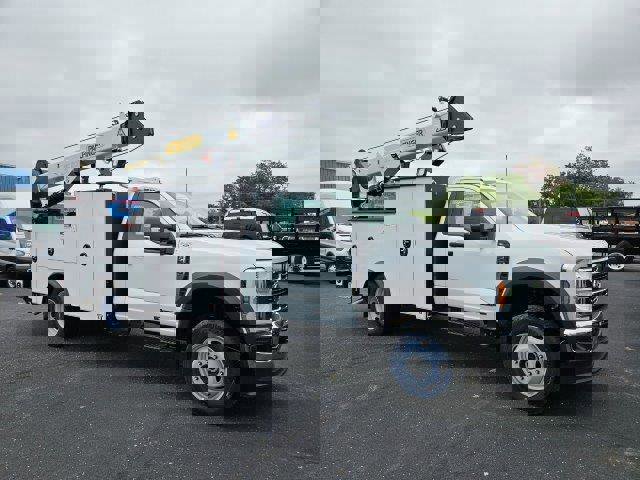 New 2024 Ford F550 4x4 Regular Cab Super Duty image 1