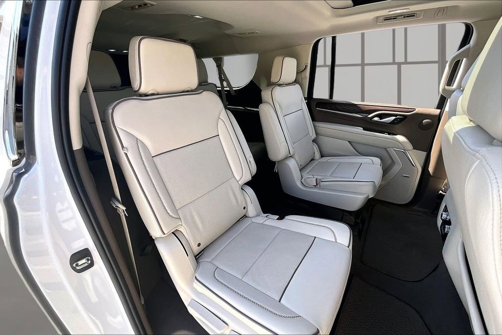 Used 2022 GMC Yukon XL Denali image 25