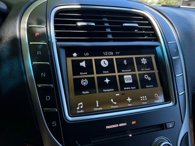 Used 2016 Lincoln MKX Reserve w/ Technology Package FWD image 36