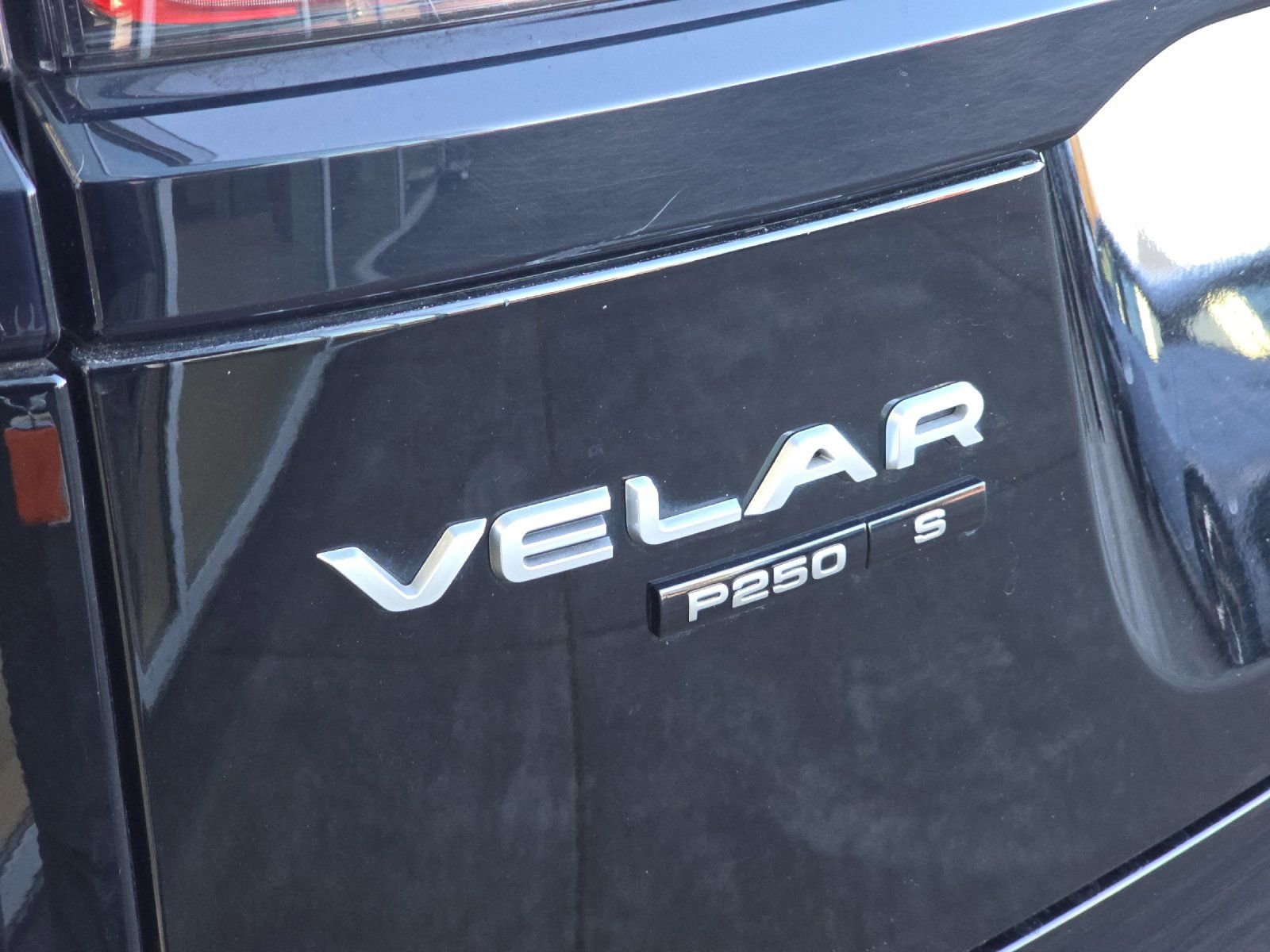 Used 2020 Land Rover Range Rover Velar S image 26