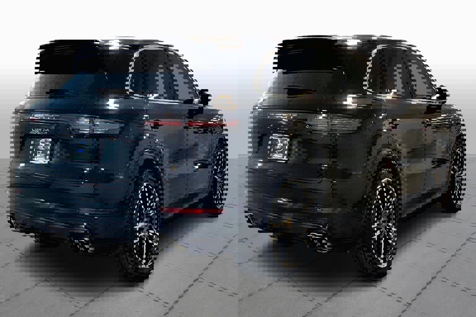 Used 2020 Porsche Cayenne Turbo image 12