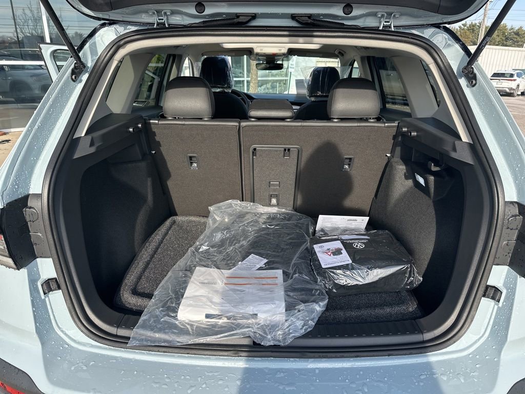 New 2026 Volkswagen Taos SE image 23