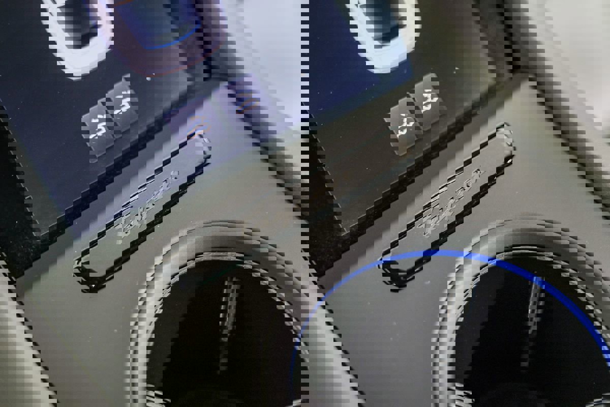 Used 2022 Porsche Taycan 4S image 23