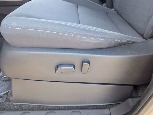 Used 2022 Nissan Frontier SV w/ Technology Package image 9