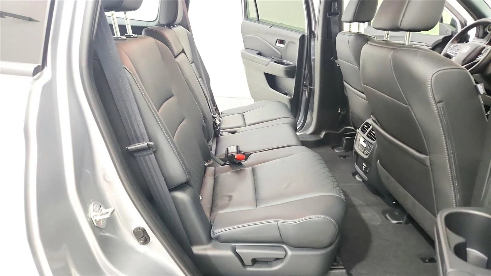 Used 2020 Honda Passport Touring image 38