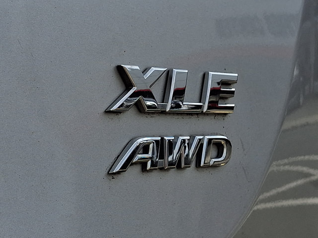 Used 2015 Toyota RAV4 XLE AWD/4WD image 30