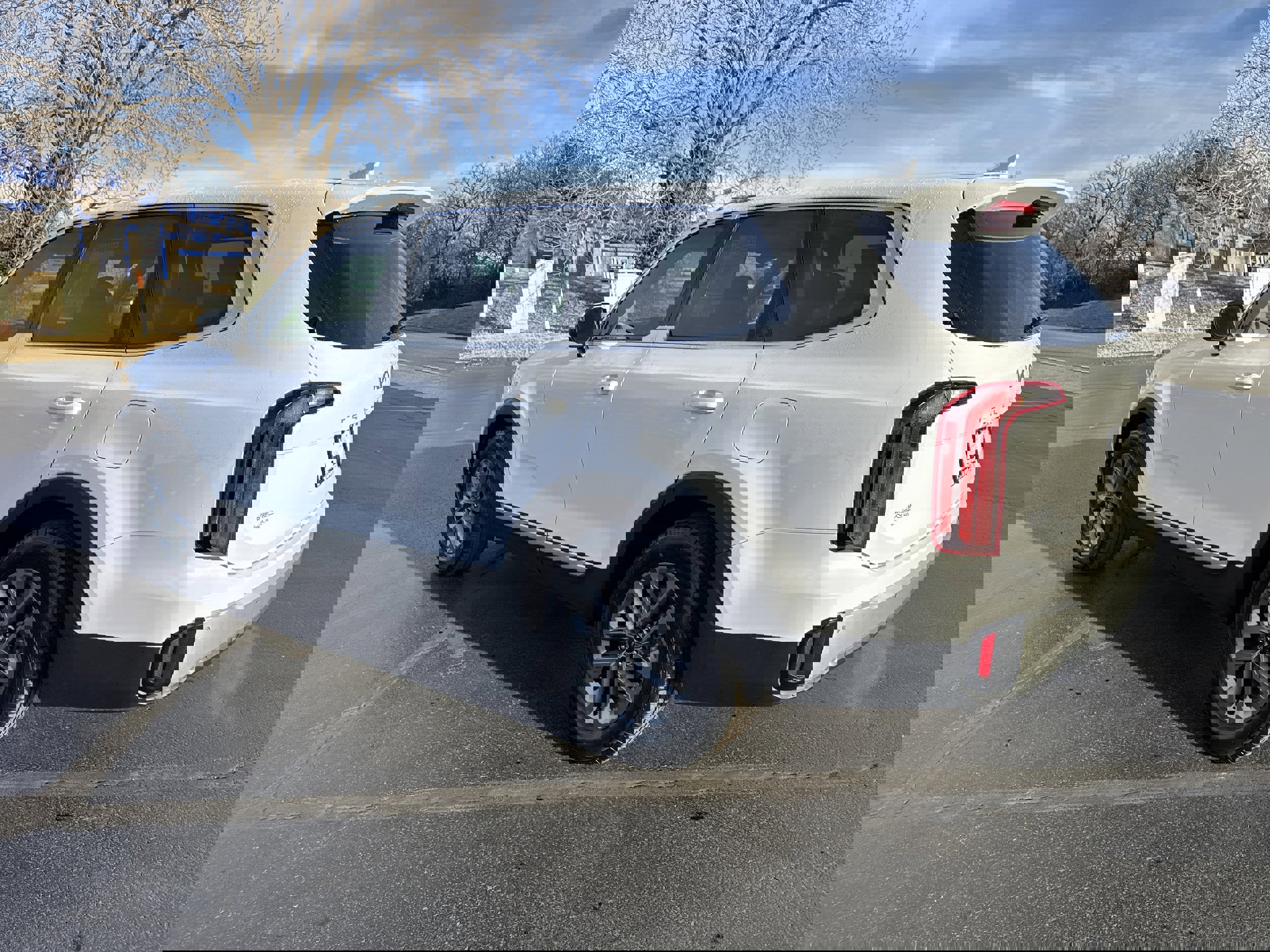 Used 2024 Kia Telluride LX image 3