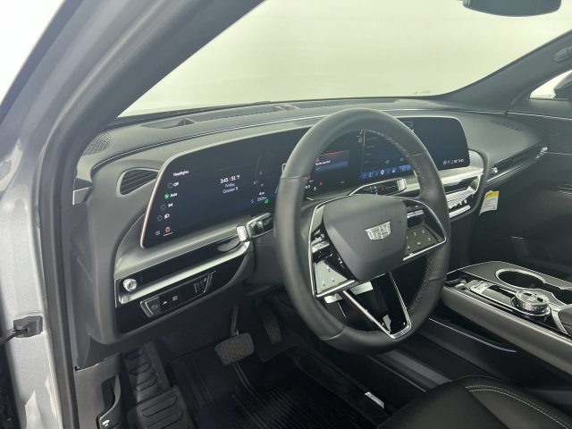 Used 2025 Cadillac Lyriq Luxury w/ LPO, Floor Liner Package AWD/4WD image 10