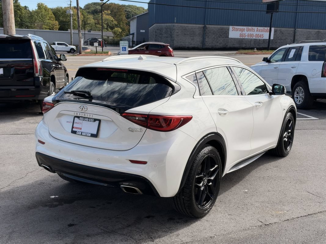 Used 2017 INFINITI QX30 Premium w/ Navigation Package FWD image 6