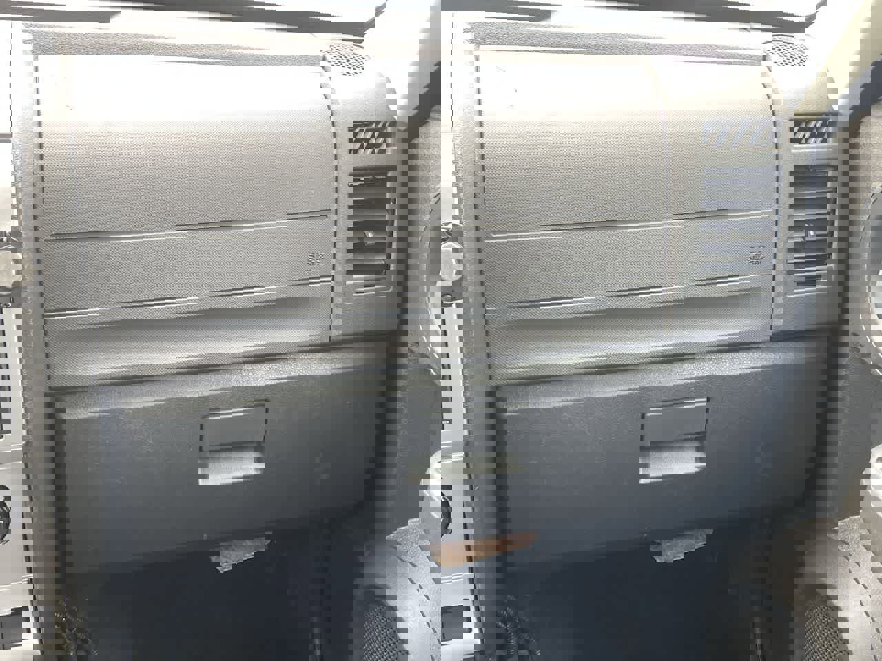 Used 2011 Dodge Nitro SXT image 16