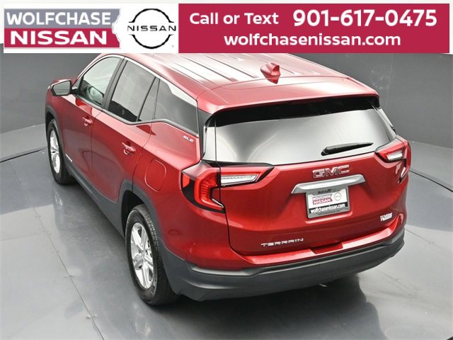 Used 2023 GMC Terrain SLE image 32