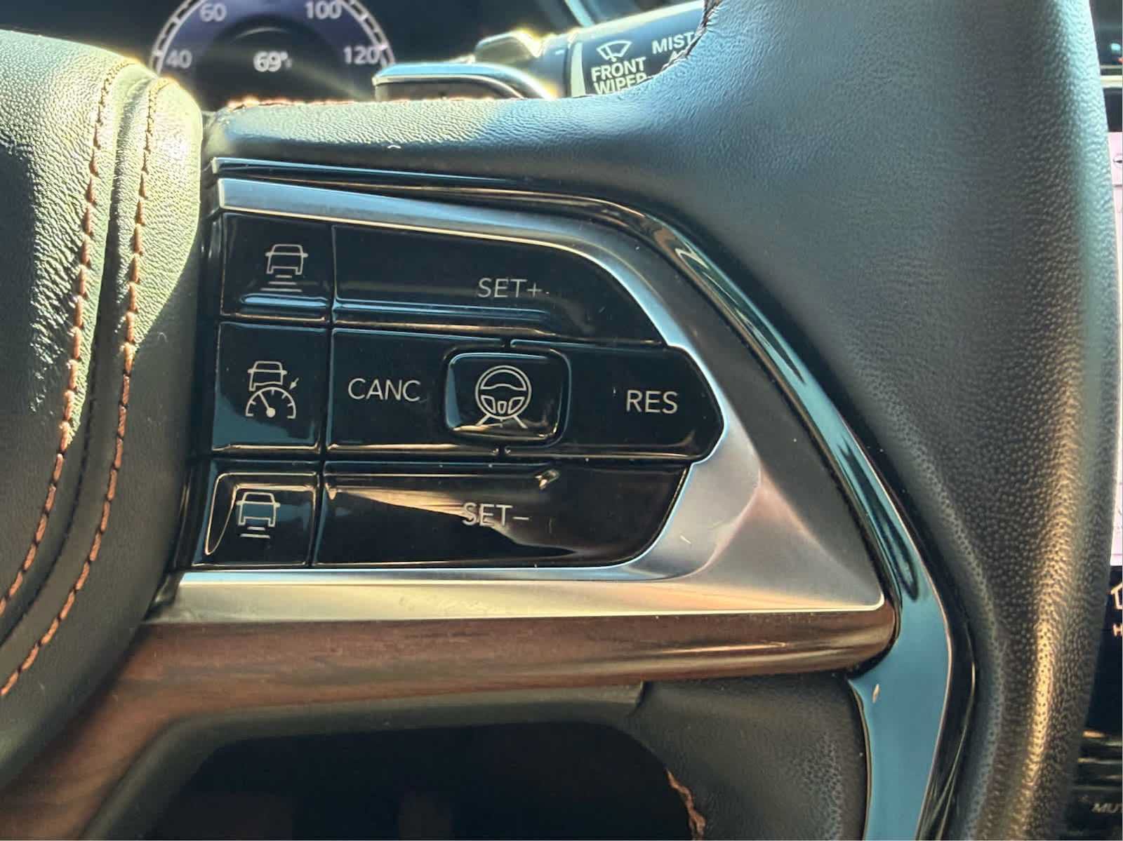 Used 2022 Jeep Grand Cherokee Summit AWD/4WD image 15