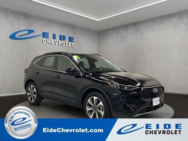 Used 2025 Ford Escape Platinum AWD/4WD image 1