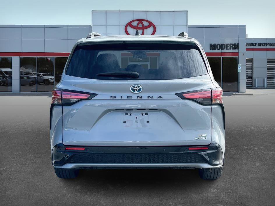 Certified 2024 Toyota Sienna XSE image 6