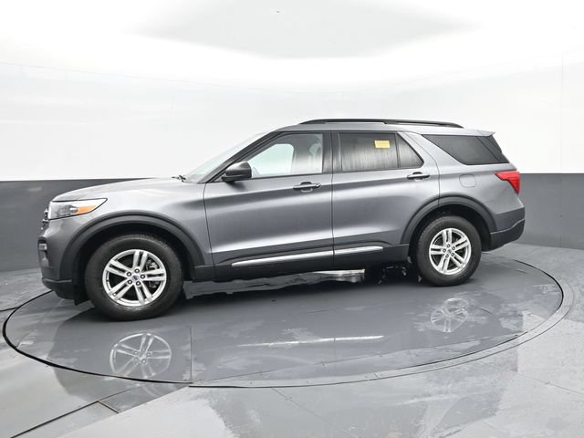 Used 2022 Ford Explorer XLT w/ Equipment Group 202A AWD/4WD image 5