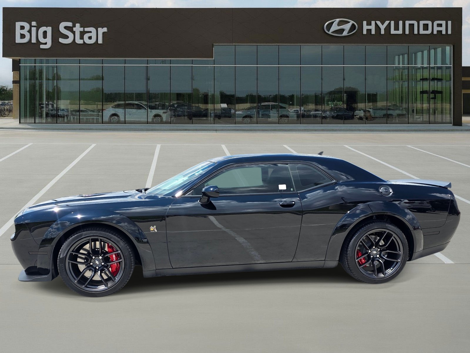 Used 2022 Dodge Challenger R/T Scat Pack RWD image 2
