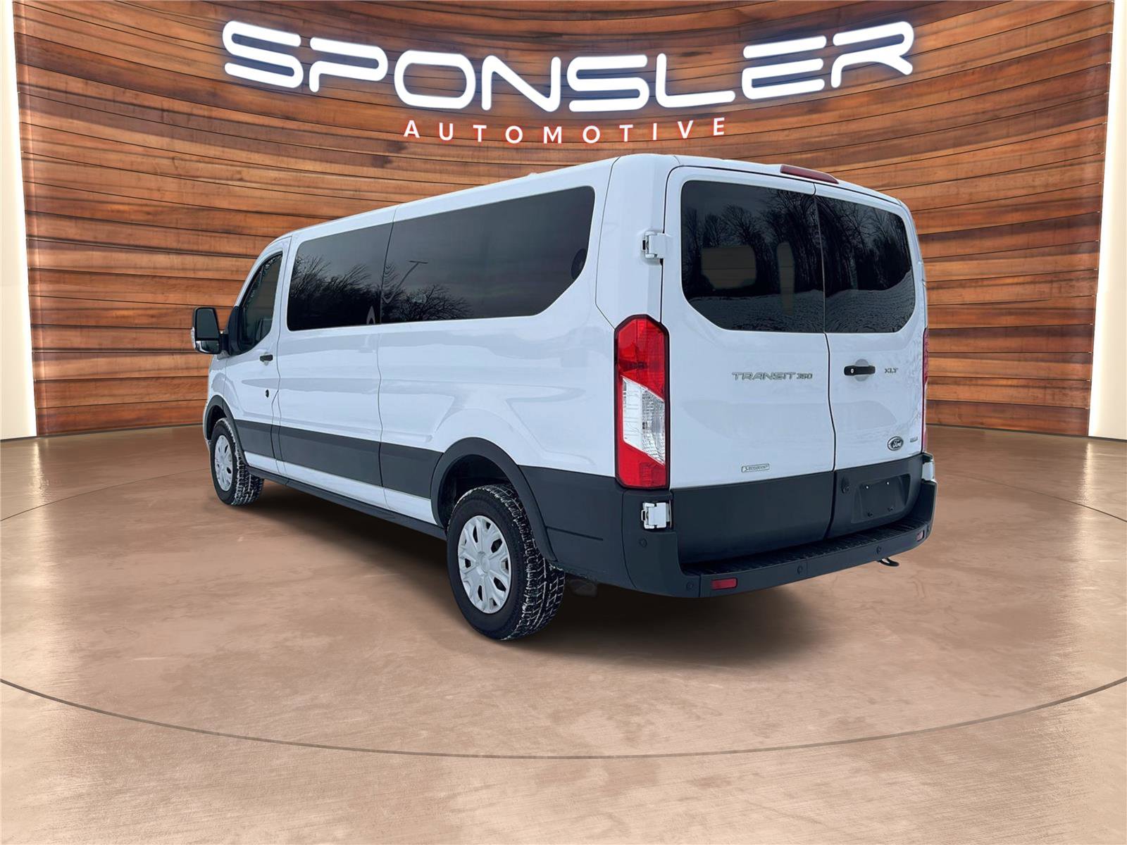 Used 2023 Ford Transit 350 XLT image 3