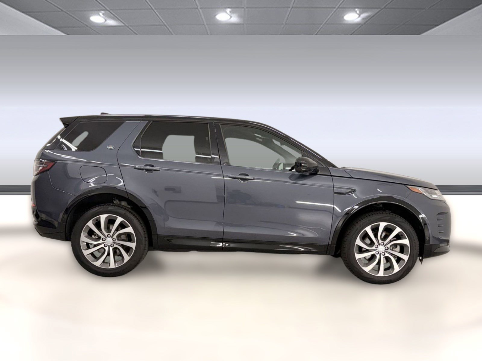 Used 2025 Land Rover Discovery Sport Dynamic SE image 8