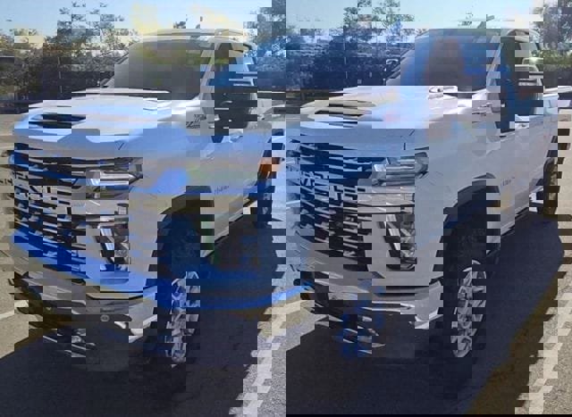 Used 2022 Chevrolet Silverado 2500 LTZ w/ LTZ Plus Package image 4