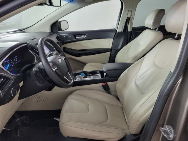 Used 2019 Ford Edge Titanium w/ Cold Weather Package AWD/4WD image 13