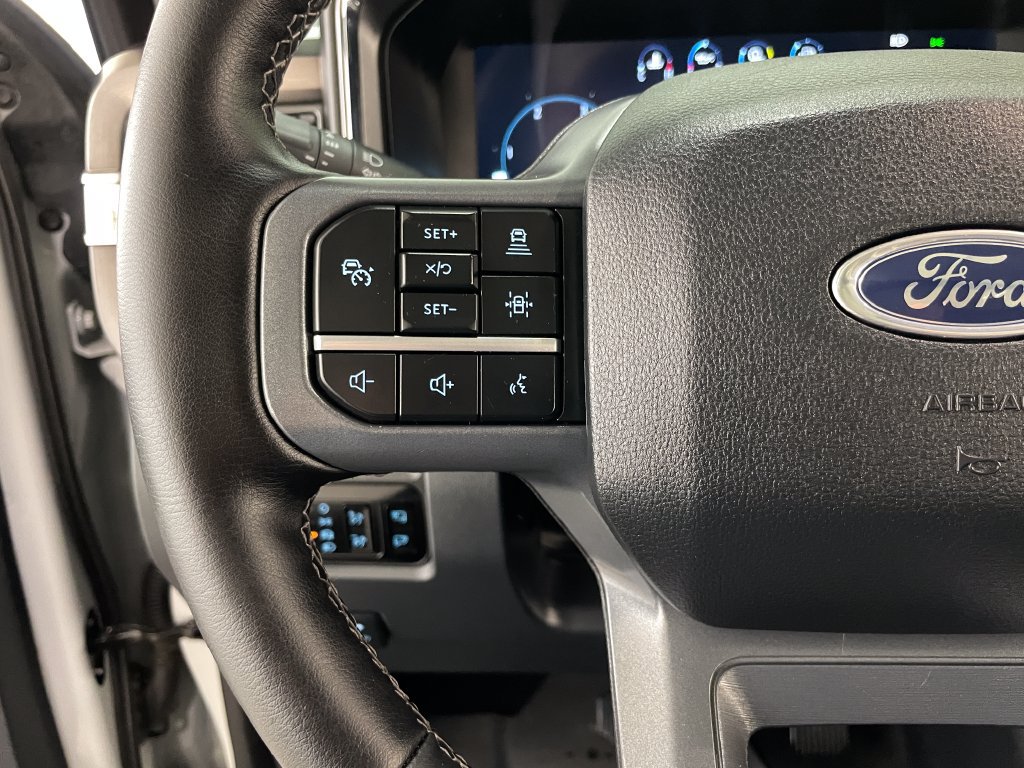 Used 2025 Ford F250 Lariat w/ Lariat Ultimate Package AWD/4WD image 33