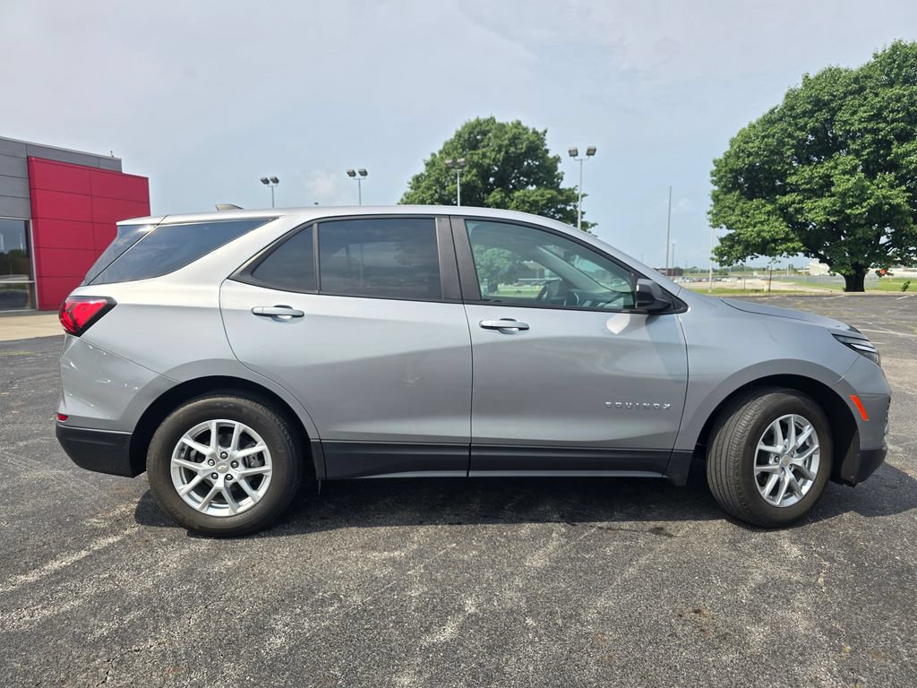 Used 2024 Chevrolet Equinox LS w/ LS Convenience Package FWD image 14