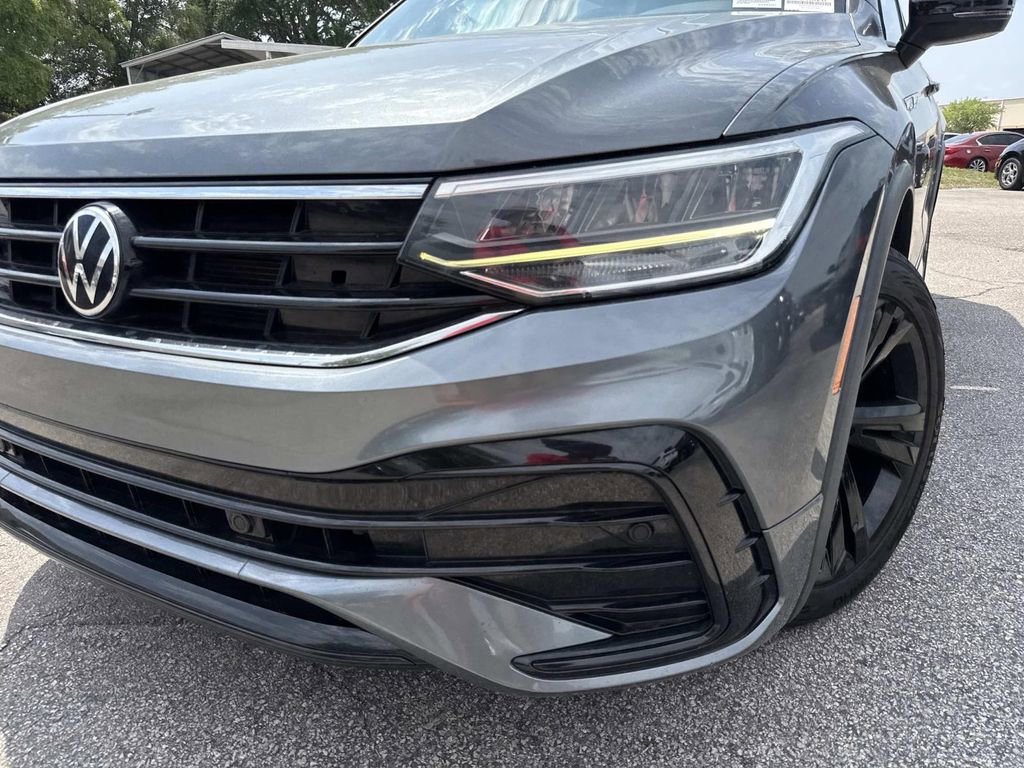 Used 2023 Volkswagen Tiguan SE R-Line image 9