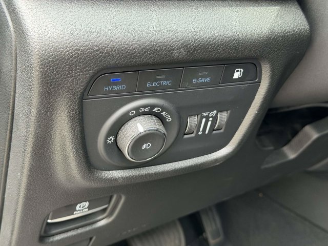 Used 2023 Jeep Grand Cherokee 4WD 4xe image 26