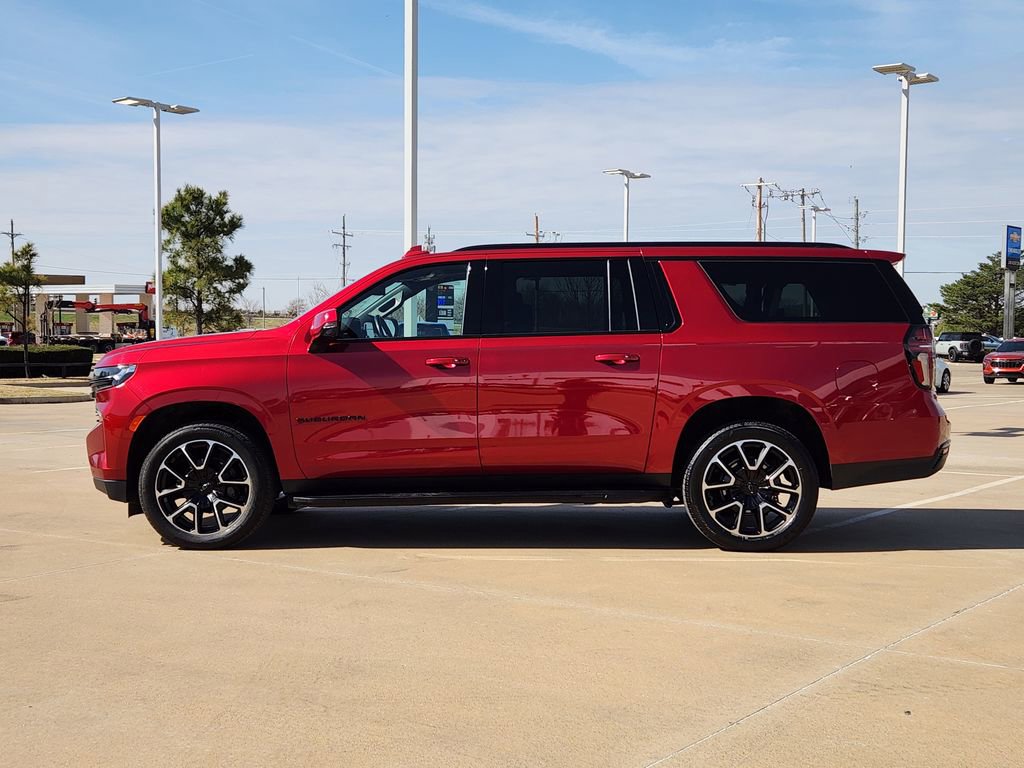 Used 2024 Chevrolet Suburban RST w/ Luxury Package image 5