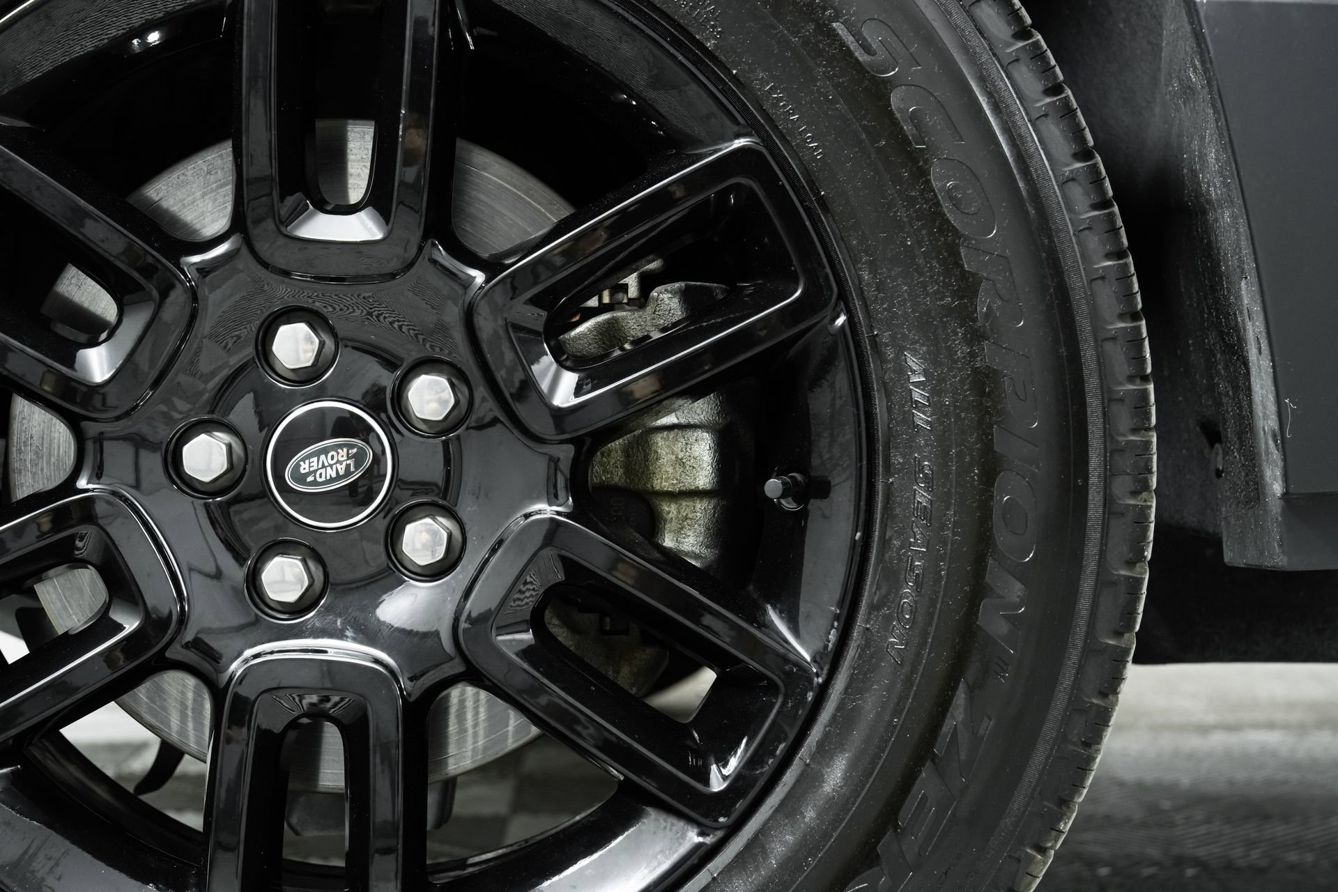 Used 2025 Land Rover Defender 110 S image 43