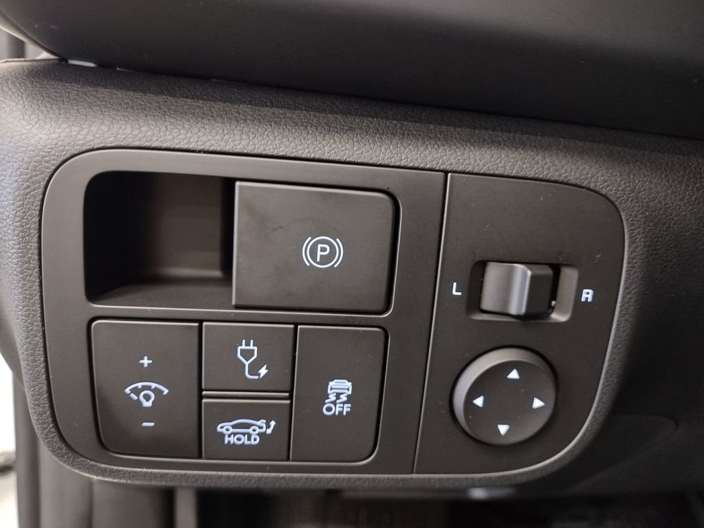 Certified 2025 Hyundai Ioniq 6 SE image 24